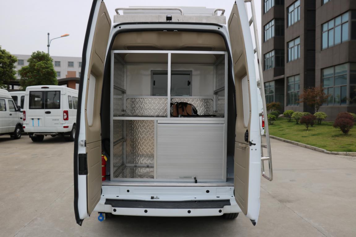 福特全順v362檢測(cè)車(chē)動(dòng)物防疫測(cè)車(chē)